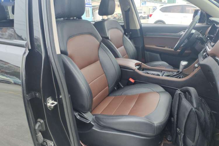 Used Zotye T600 Coupe 2017 1.5T Automatic Luxury Model Right Front Seat