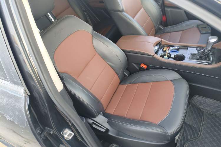 Used Zotye T600 Coupe 2017 1.8T Automatic Luxury Model Right Front Seat