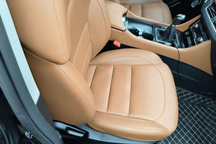 Used Zotye T600 Coupe 2017 1.5T Manual Luxury Model Right Front Seat