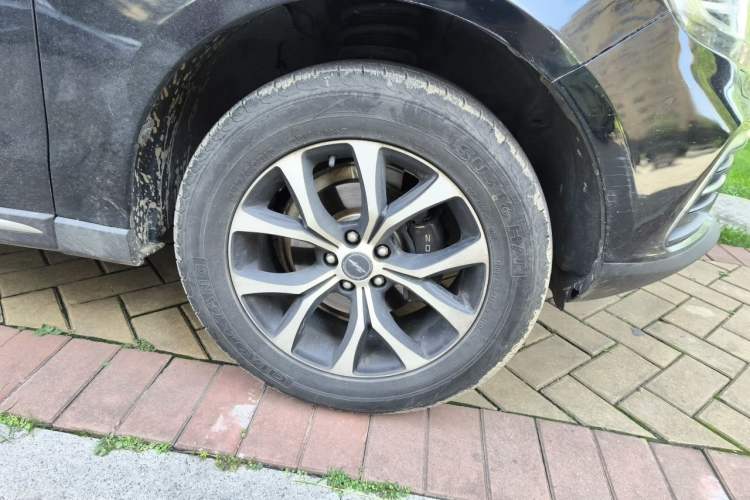 Used Zotye T600 Coupe 2017 1.5T Automatic Luxury Model Right Front Wheel Hub