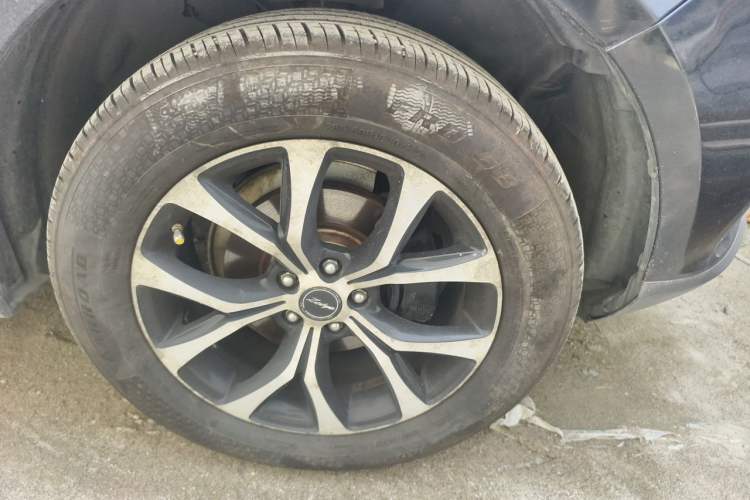 Used Zotye T600 Coupe 2017 1.5T Automatic Luxury Model Right Front Wheel Hub