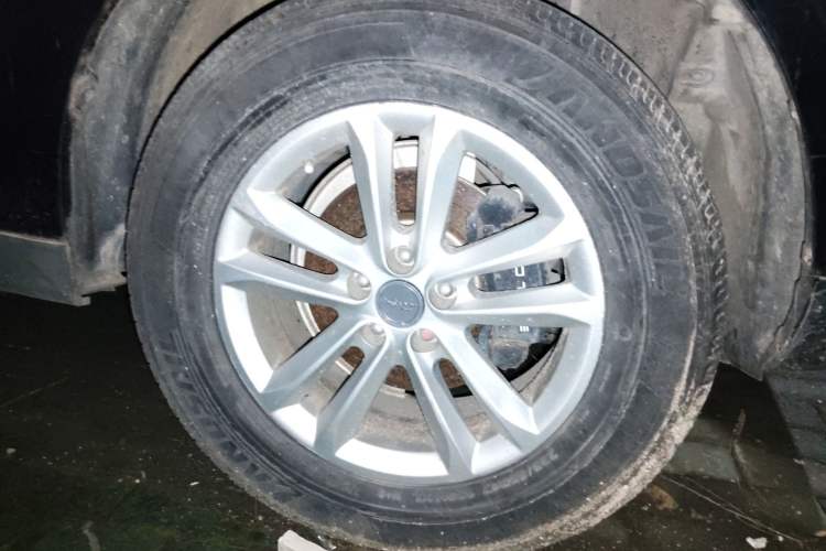 Used Zotye T600 Coupe 2017 1.5T Manual Luxury Model Right Front Wheel Hub