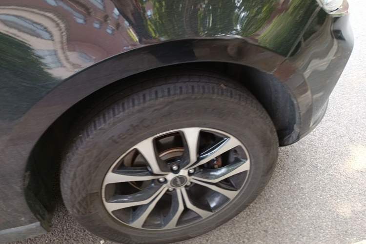 Used Zotye T600 Coupe 2017 1.5T Automatic Luxury Model Right Front Wheel Hub