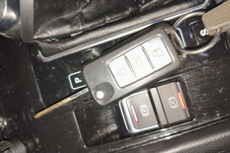 Used Zotye T600 Coupe 2017 1.5T Automatic Luxury Model Vehicle Key