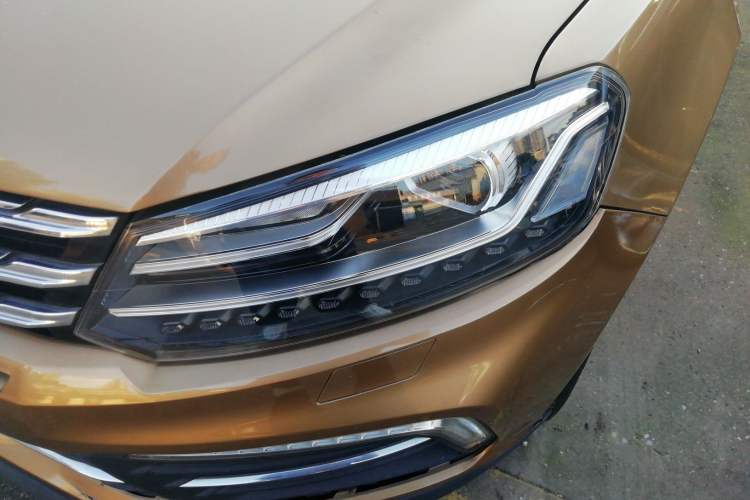 Used Zotye T600 Coupe 2017 1.5T Automatic Luxury Model Left Front Headlight