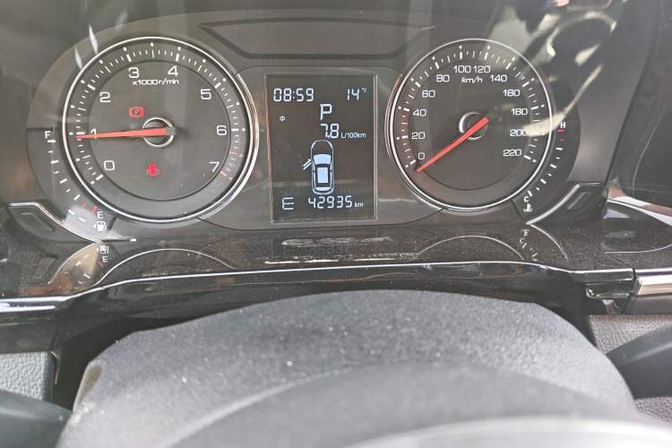 Used Zotye T600 Coupe 2017 1.5T Automatic Luxury Model Odometer Close Up