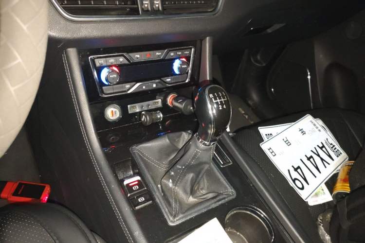 Used Zotye T600 Coupe 2017 1.5T Manual Luxury Model Gear Lever