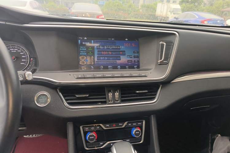 Used Zotye T600 Coupe 2017 1.8T Automatic Prestige Model Audio And AC Panel