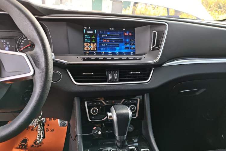 Used Zotye T600 Coupe 2017 1.5T Automatic Luxury Model Audio And AC Panel
