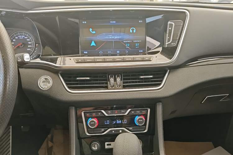 Used Zotye T600 Coupe 2017 1.5T Manual Luxury Model Audio And AC Panel