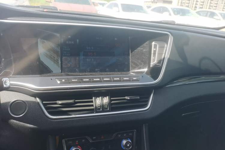 Used Zotye T600 Coupe 2017 1.5T Automatic Luxury Model Audio And AC Panel