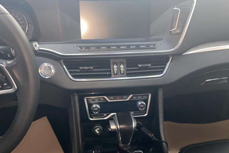 Used Zotye T600 Coupe 2017 1.5T Automatic Luxury Model Audio And AC Panel