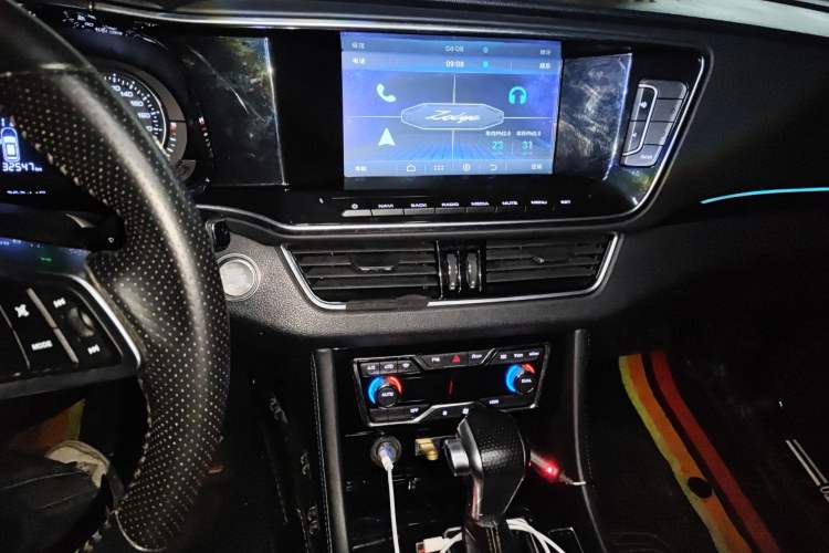 Used Zotye T600 Coupe 2017 1.5T Automatic Luxury Model Audio And AC Panel