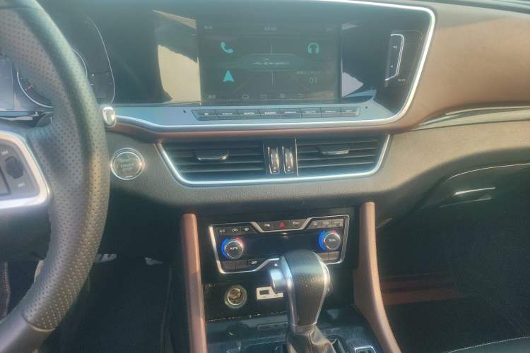Used Zotye T600 Coupe 2017 1.5T Automatic Luxury Model Audio And AC Panel
