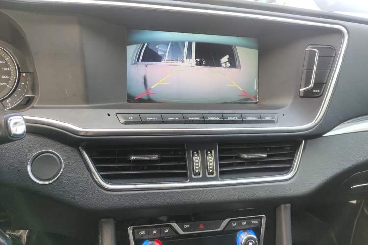 Used Zotye T600 Coupe 2017 1.5T Automatic Luxury Model Audio And AC Panel