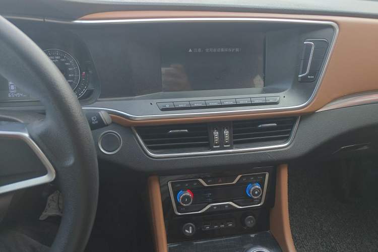 Used Zotye T600 Coupe 2017 1.5T Manual Luxury Model Audio And AC Panel