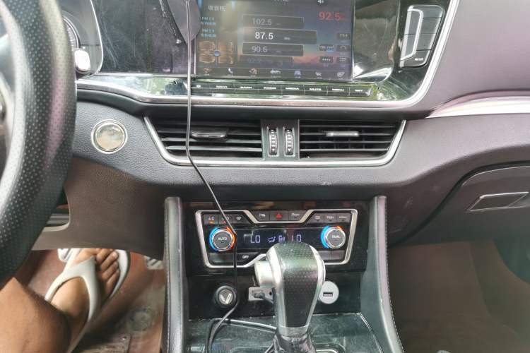 Used Zotye T600 Coupe 2017 1.5T Automatic Luxury Model Audio And AC Panel