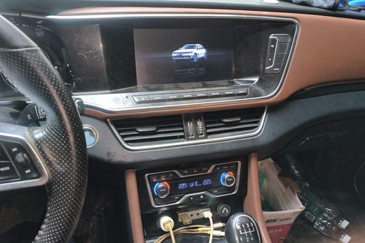 Used Zotye T600 Coupe 2017 1.5T Manual Luxury Model Audio And AC Panel