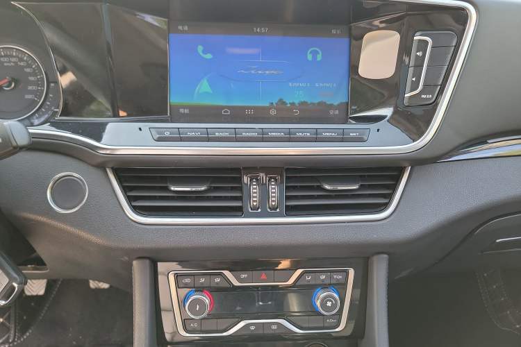 Used Zotye T600 Coupe 2017 1.5T Manual Luxury Model Audio And AC Panel