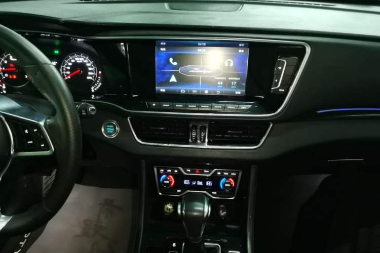 Used Zotye T600 Coupe 2017 1.8T Automatic Prestige Model Audio And AC Panel