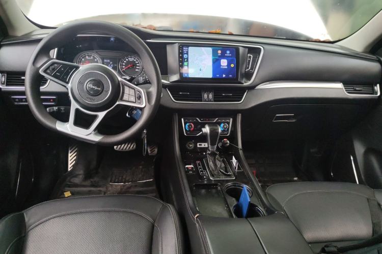 Used Zotye T600 Coupe 2017 1.5T Automatic Luxury Model Center Console