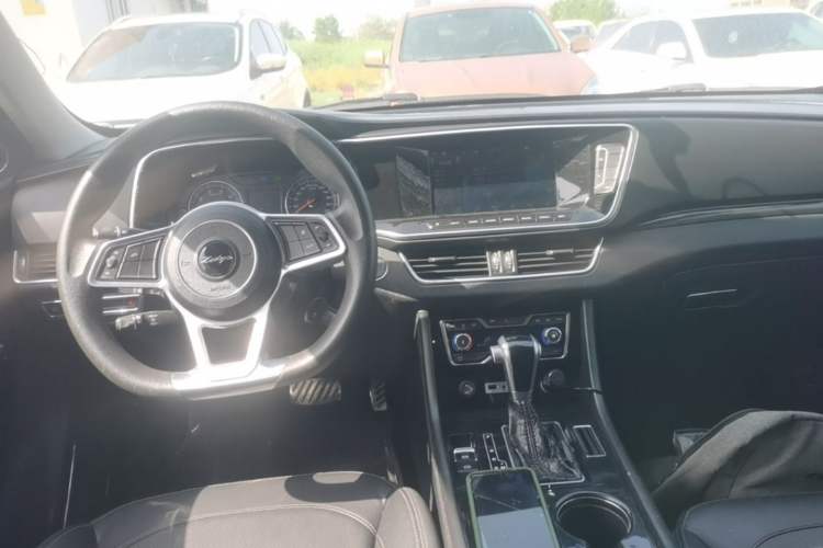 Used Zotye T600 Coupe 2017 1.5T Automatic Luxury Model Center Console
