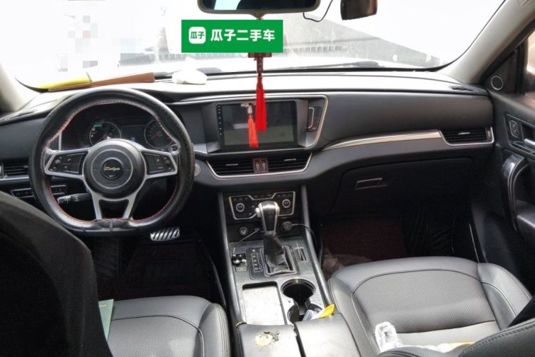 Used Zotye T600 Coupe 2017 1.8T Automatic Prestige Model Center Console