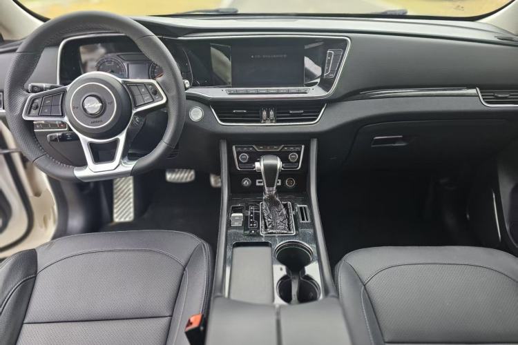 Used Zotye T600 Coupe 2017 1.5T Automatic Luxury Model Center Console