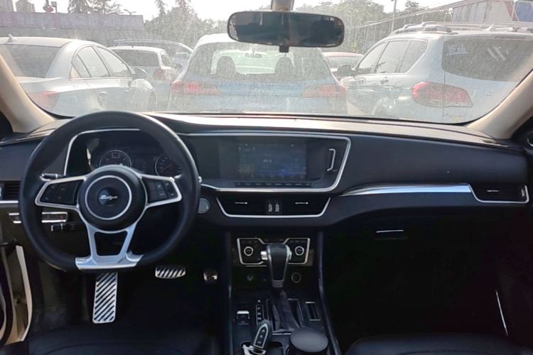 Used Zotye T600 Coupe 2017 1.5T Automatic Luxury Model Center Console