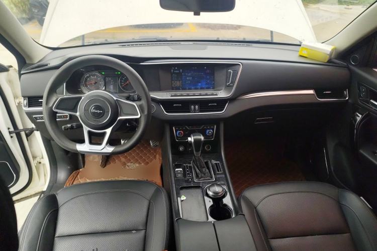 Used Zotye T600 Coupe 2017 1.5T Automatic Luxury Model Center Console