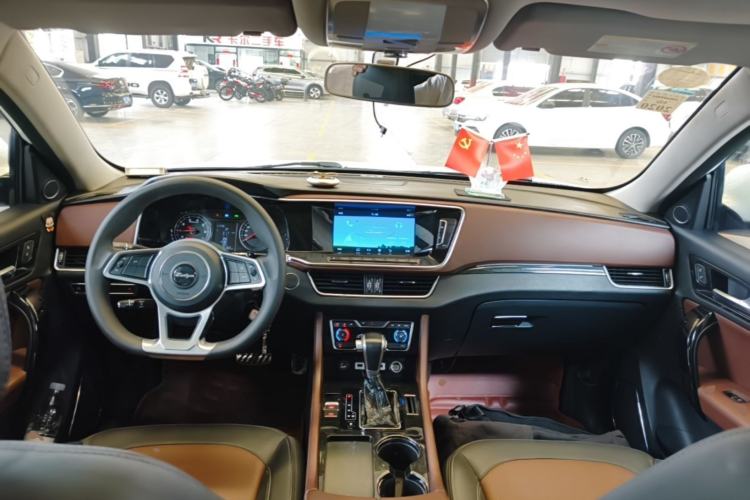 Used Zotye T600 Coupe 2017 1.5T Automatic Luxury Model Center Console