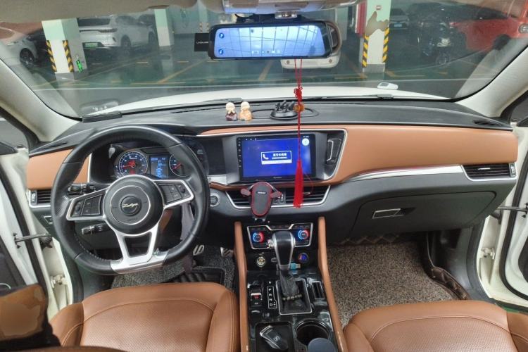 Used Zotye T600 Coupe 2017 1.5T Automatic Luxury Model Center Console
