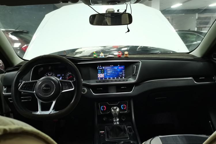 Used Zotye T600 Coupe 2017 1.5T Manual Luxury Model Center Console