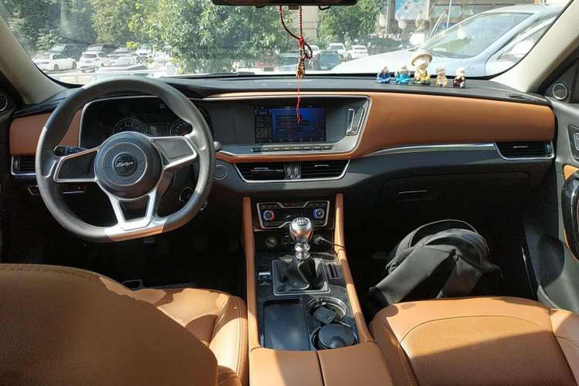 Used Zotye T600 Coupe 2017 1.5T Manual Luxury Model Center Console