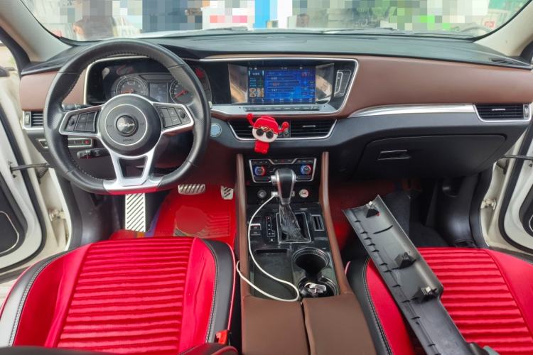 Used Zotye T600 Coupe 2017 1.5T Automatic Luxury Model Center Console