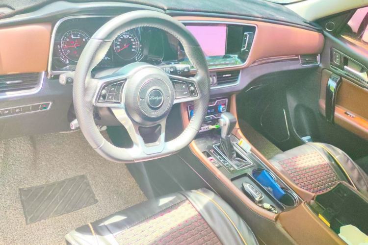 Used Zotye T600 Coupe 2017 1.5T Automatic Luxury Model Center Console