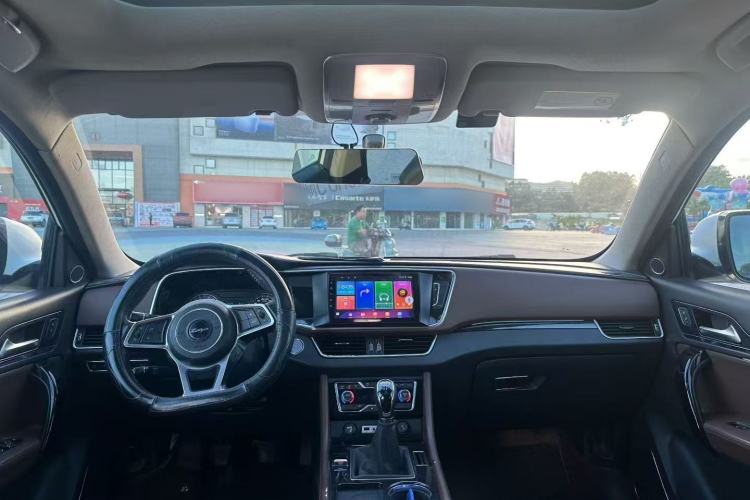 Used Zotye T600 Coupe 2017 1.5T Manual Luxury Model Center Console