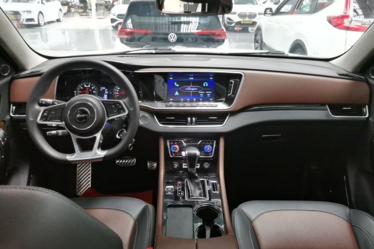 Used Zotye T600 Coupe 2017 1.5T Automatic Luxury Model Center Console