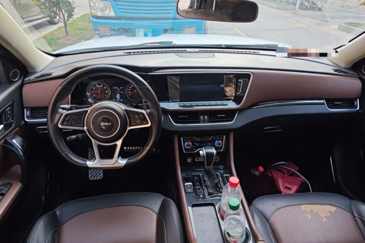 Used Zotye T600 Coupe 2017 1.5T Automatic Luxury Model Center Console