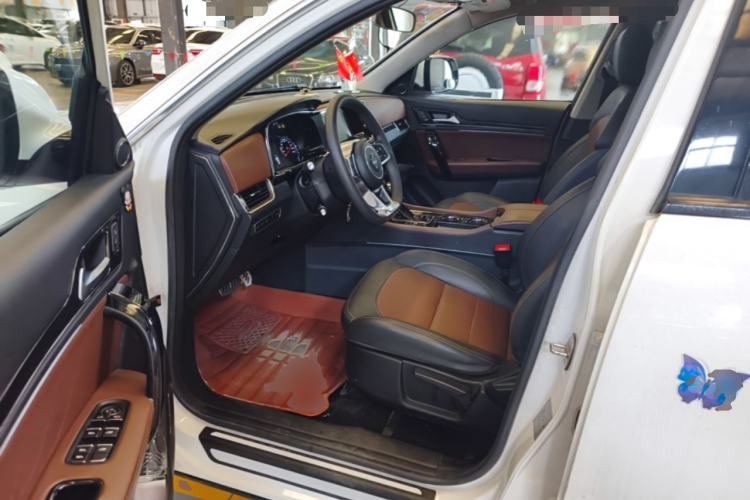 Used Zotye T600 Coupe 2017 1.5T Automatic Luxury Model Driver Seat