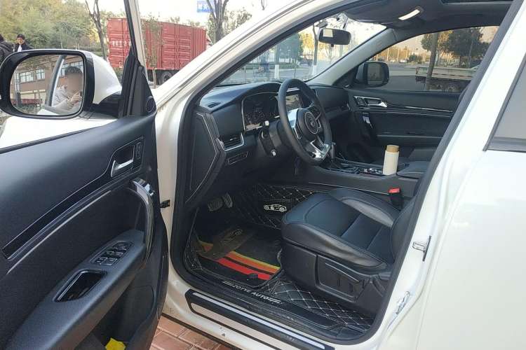 Used Zotye T600 Coupe 2017 1.5T Automatic Luxury Model Driver Seat