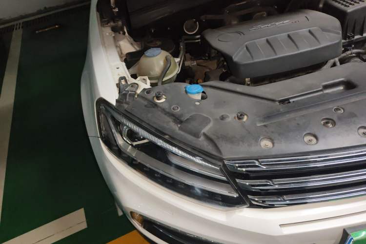 Used Zotye T600 Coupe 2017 1.5T Automatic Luxury Model Engine Bay Right
