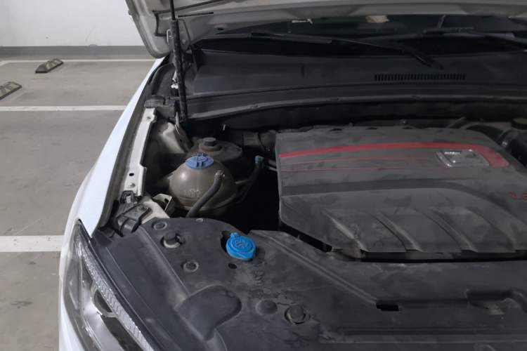 Used Zotye T600 Coupe 2017 1.8T Automatic Prestige Model Engine Bay Right