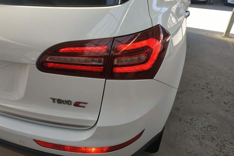 Used Zotye T600 Coupe 2017 1.5T Automatic Luxury Model Exterior 6