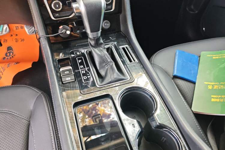 Used Zotye T600 Coupe 2017 1.5T Automatic Luxury Model Gear Lever