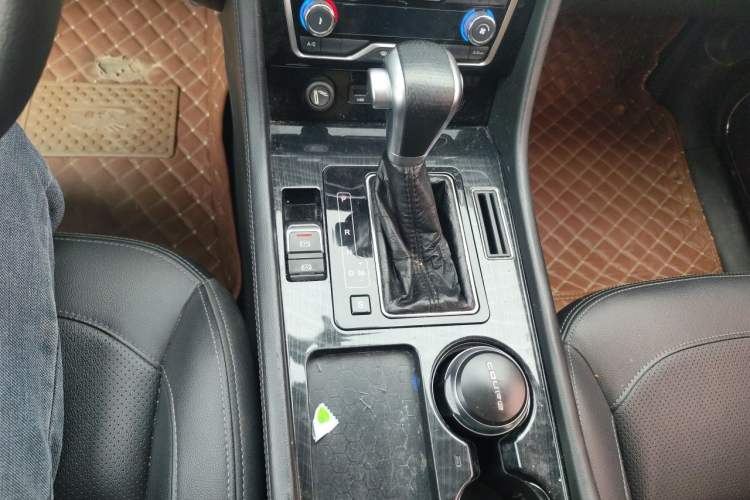 Used Zotye T600 Coupe 2017 1.5T Automatic Luxury Model Gear Lever