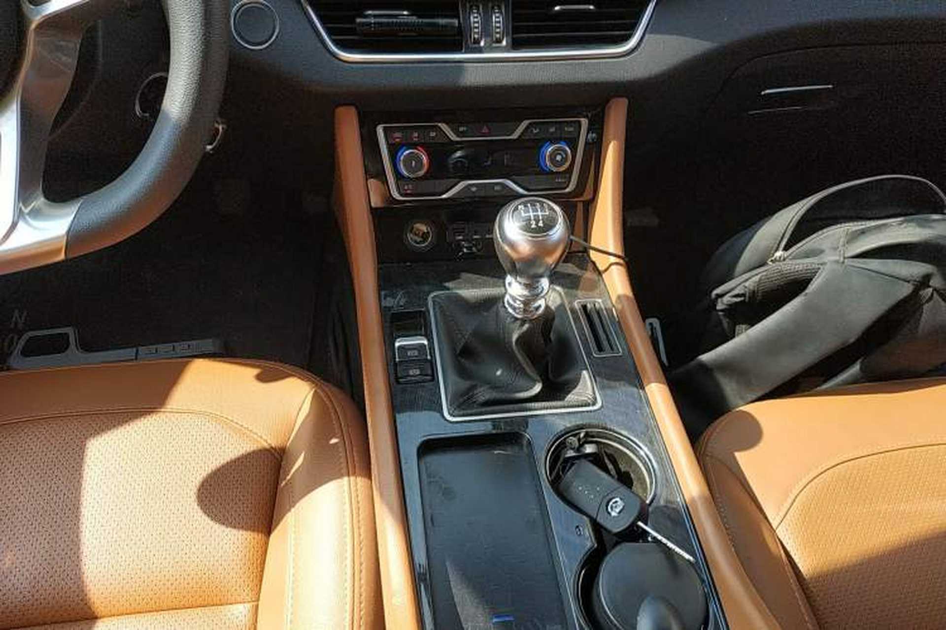 Used Zotye T600 Coupe 2017 1.5T Manual Luxury Model Gear Lever