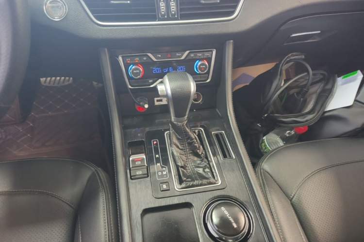 Used Zotye T600 Coupe 2017 1.5T Automatic Luxury Model Gear Lever
