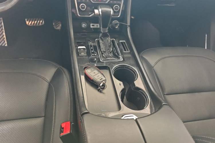 Used Zotye T600 Coupe 2017 1.5T Automatic Luxury Model Gear Lever