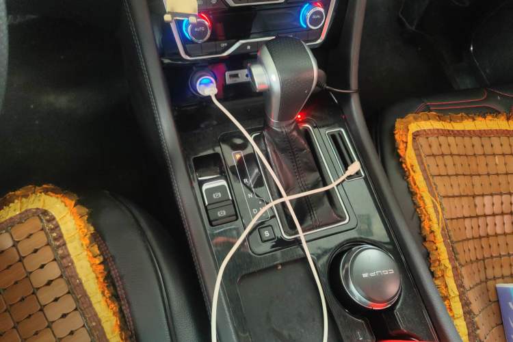 Used Zotye T600 Coupe 2017 1.5T Automatic Luxury Model Gear Lever